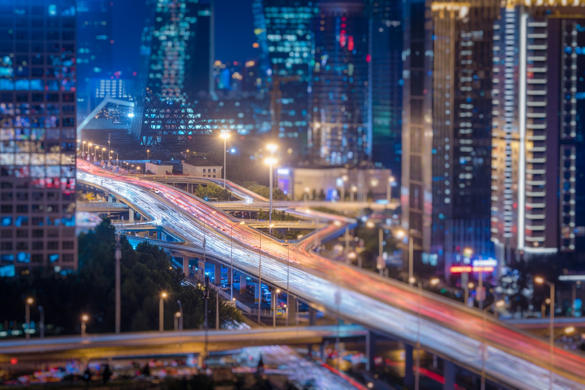 blurred-traffic-light-trails-road